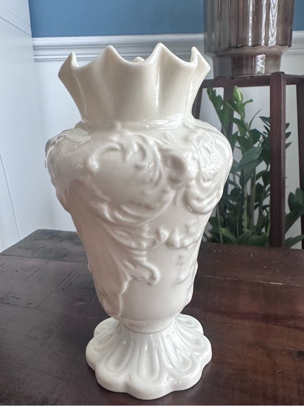 Belleek Rathmore Cream Ornate Ruffled Rim Parian China Vase